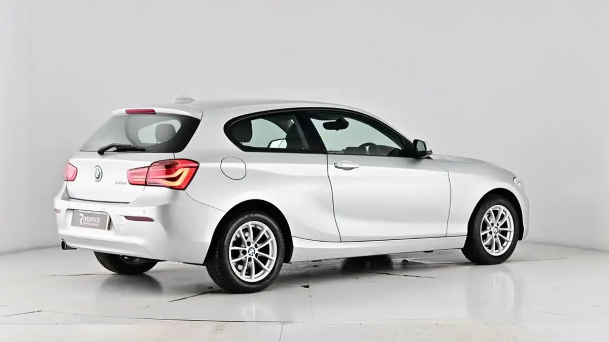 2017-bmw-1-series-20td-118d-se-3d-big-70