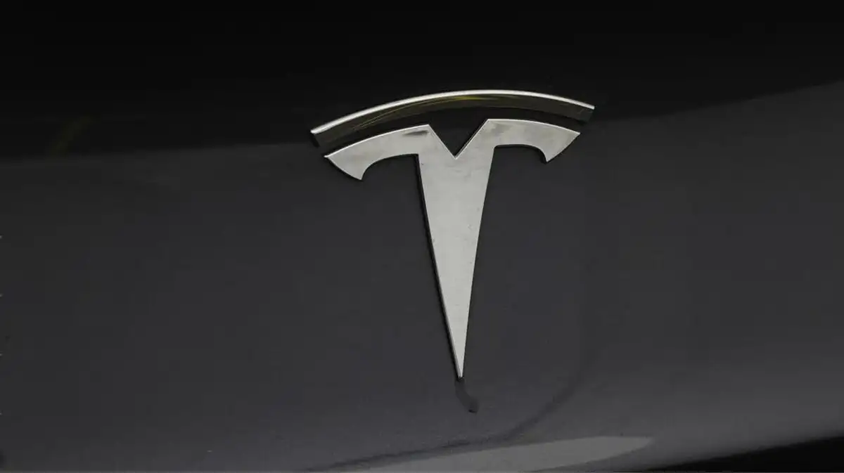 2021-tesla-model-3-e-long-range-awd-big-19