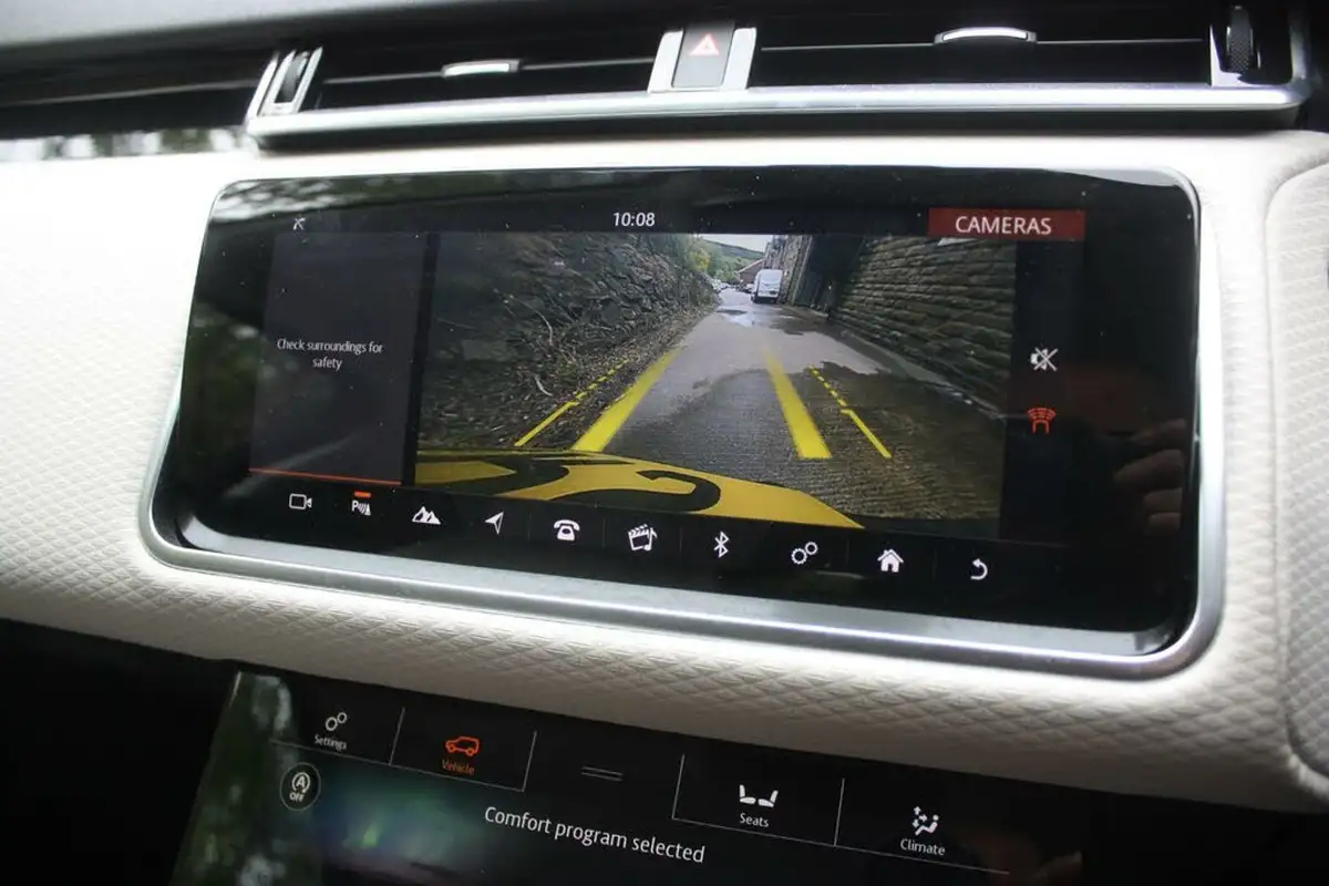 2018-land-rover-range-rover-velar-20-d240-se-ss-big-14