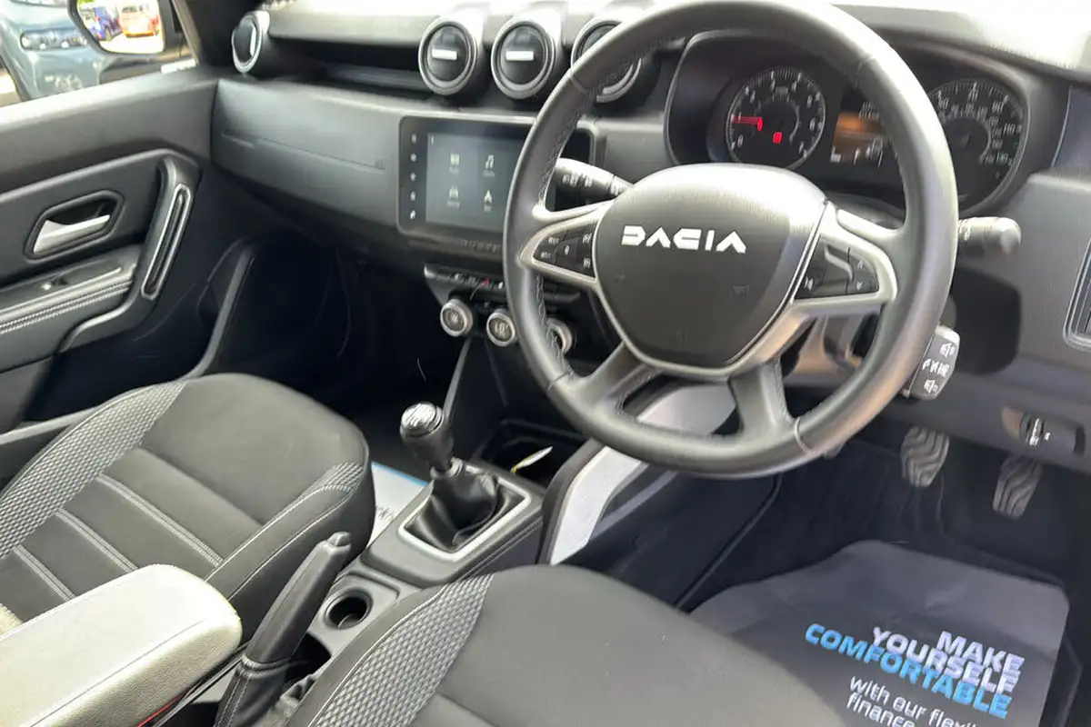 2023-dacia-duster-09-tce-journey-big-8