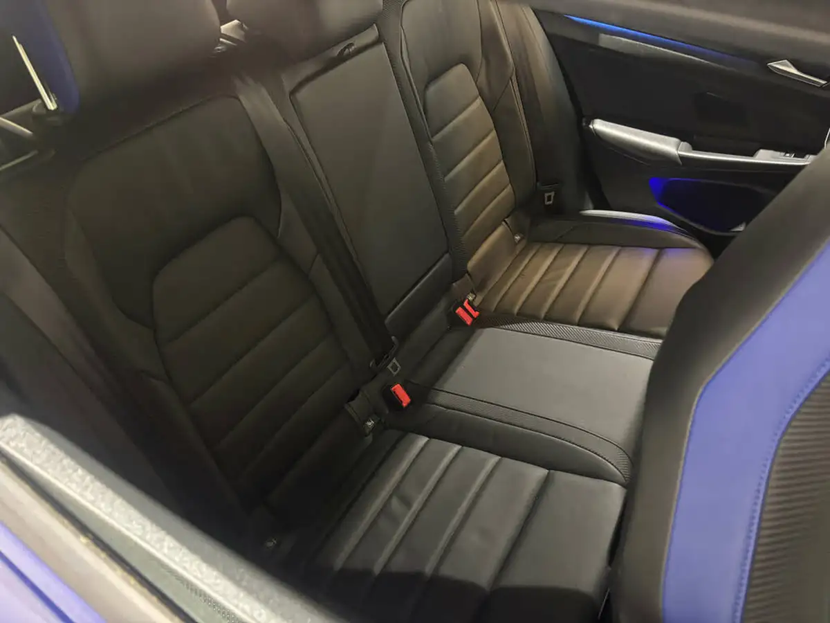 2023-volkswagen-golf-20-tsi-r-320ps-hatchback-big-17