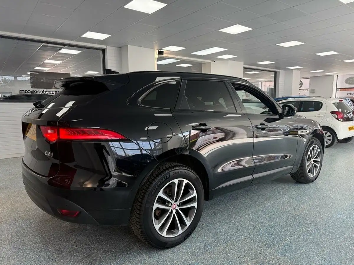 2017-jaguar-f-pace-20-i4d-r-sport-180ps-awd-ss-auto-big-1