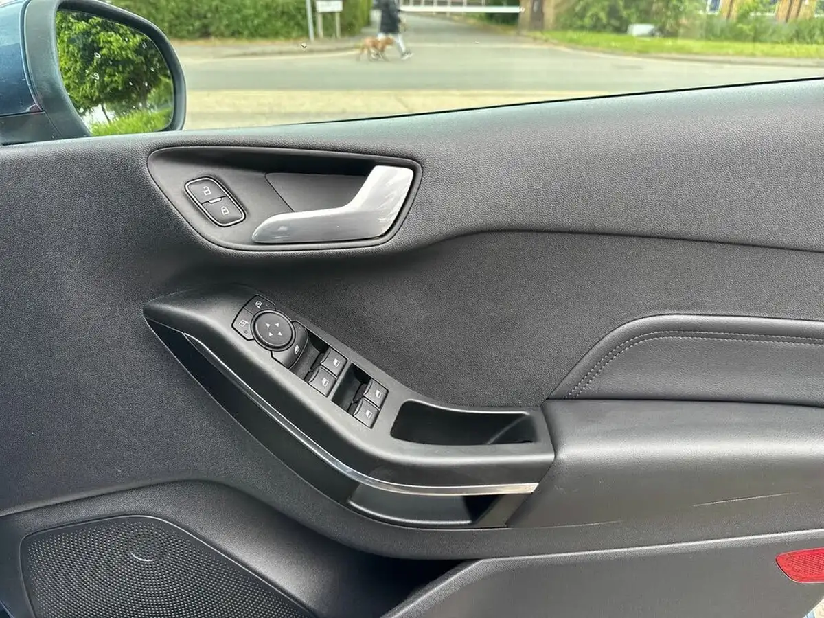 2022-ford-fiesta-10t-titanium-vignale-125ps-hybrid-mhev-powershift-big-24