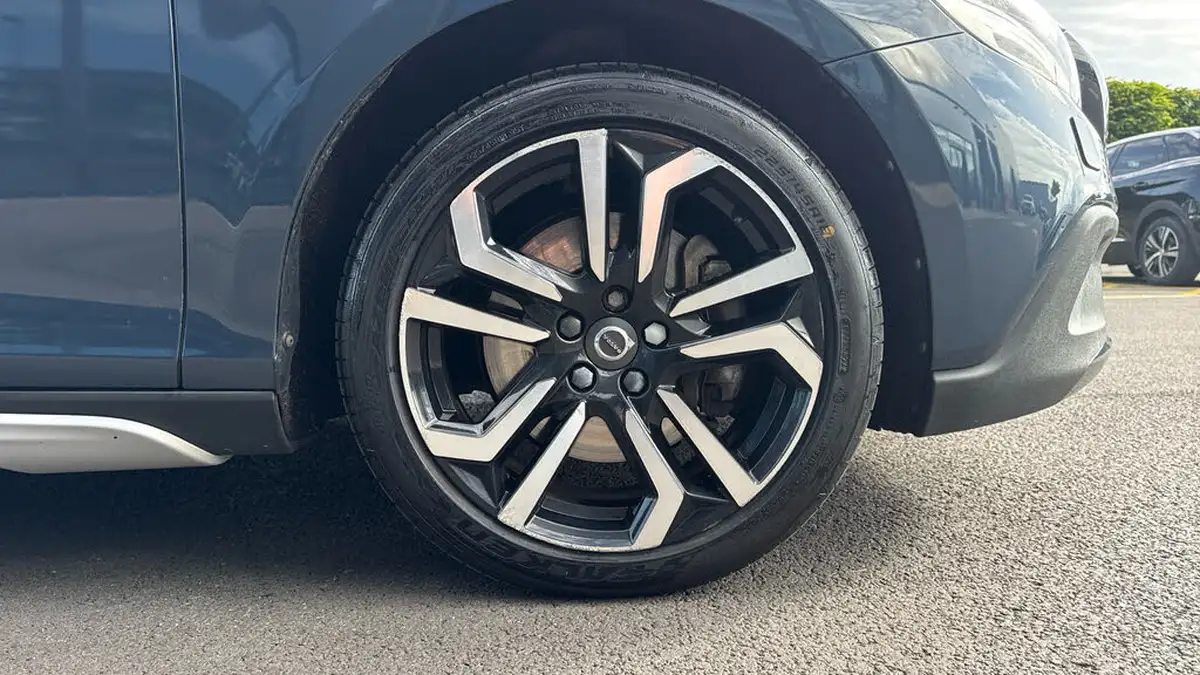 2017-volvo-v40-15-t3-cross-country-pro-big-16