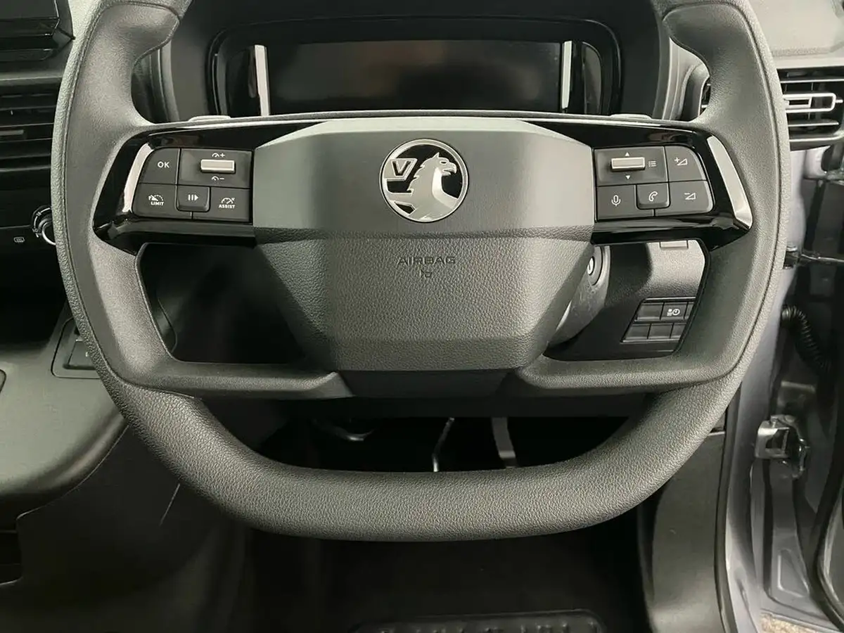 2024-vauxhall-combo-life-e-design-xl-big-28