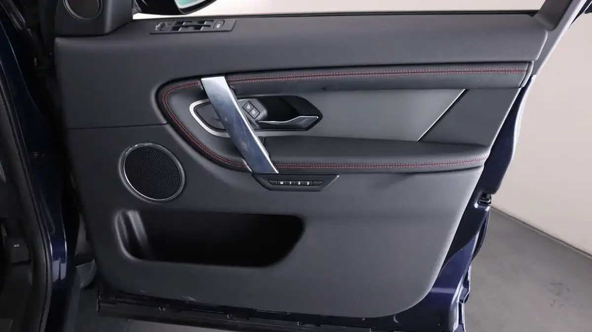 2021-land-rover-discovery-sport-15-p300e-r-dynamic-se-big-13