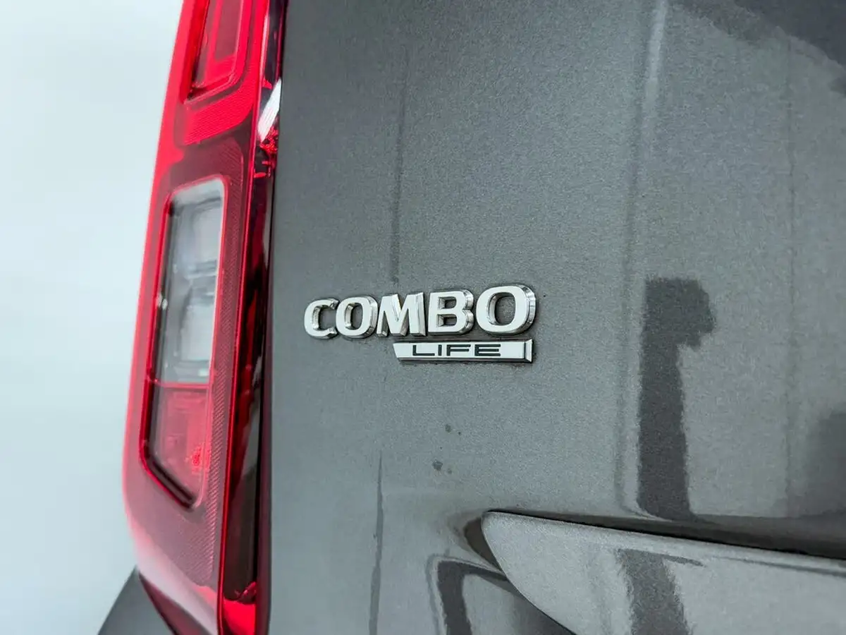 2020-vauxhall-combo-life-12i-elite-big-10