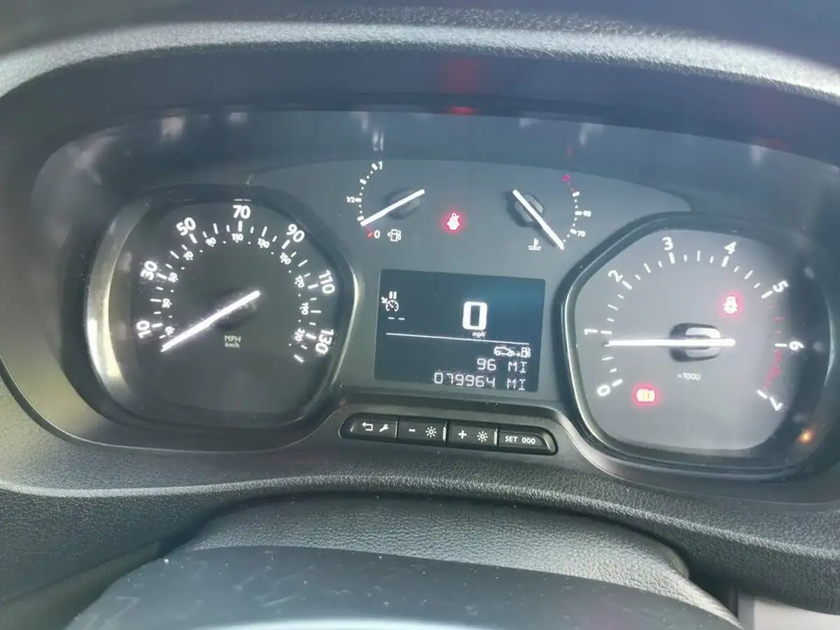 2020-peugeot-expert-15-bluehdi-professional-compact-1000-big-19