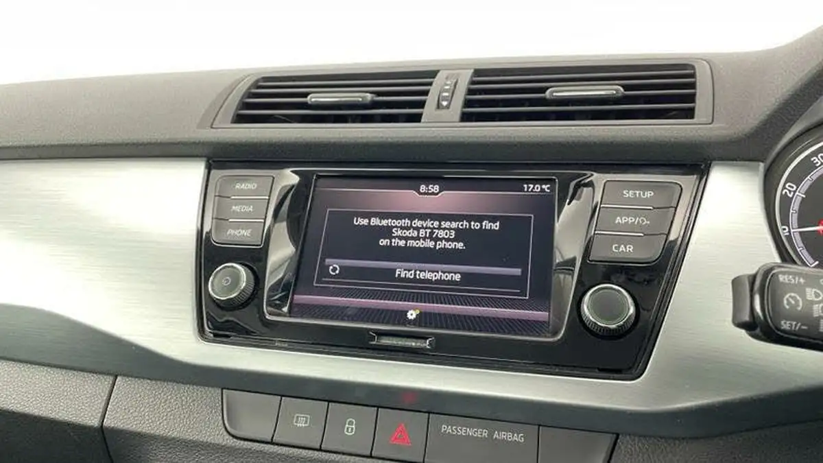 2019-skoda-fabia-10-tsi-colour-edition-big-17