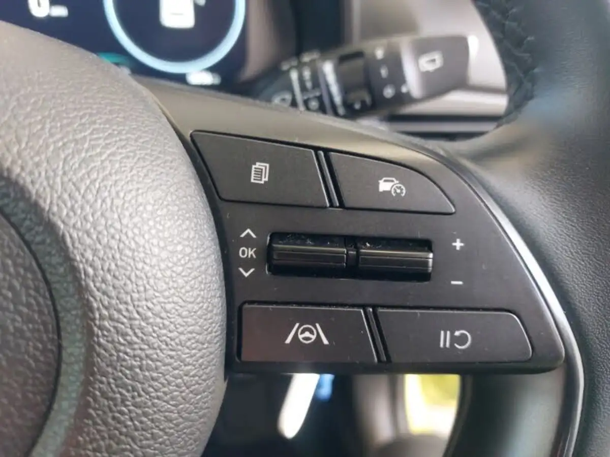 2024-hyundai-i20-10-t-gdi-advance-big-14