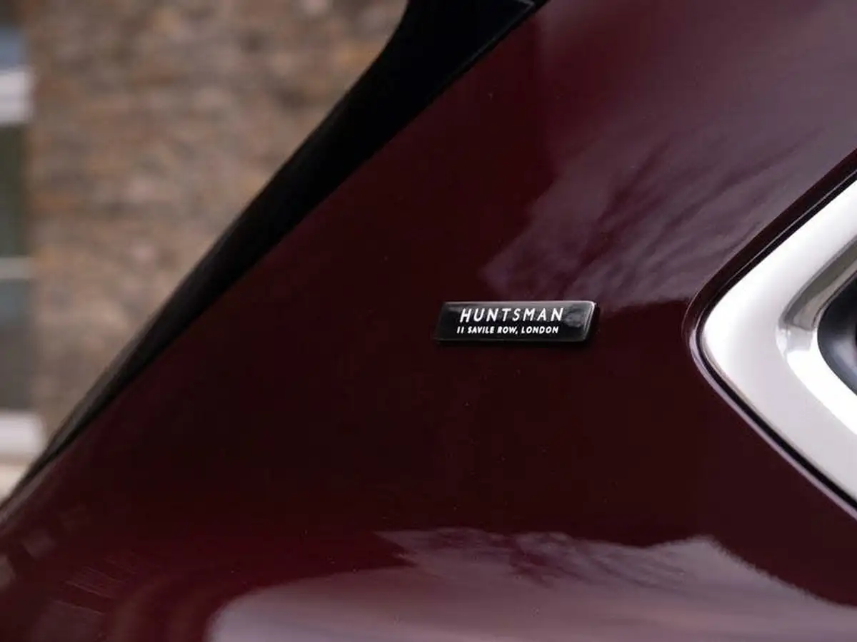 2023-bentley-bentayga-40-v8-extended-wheelbase-azure-big-62