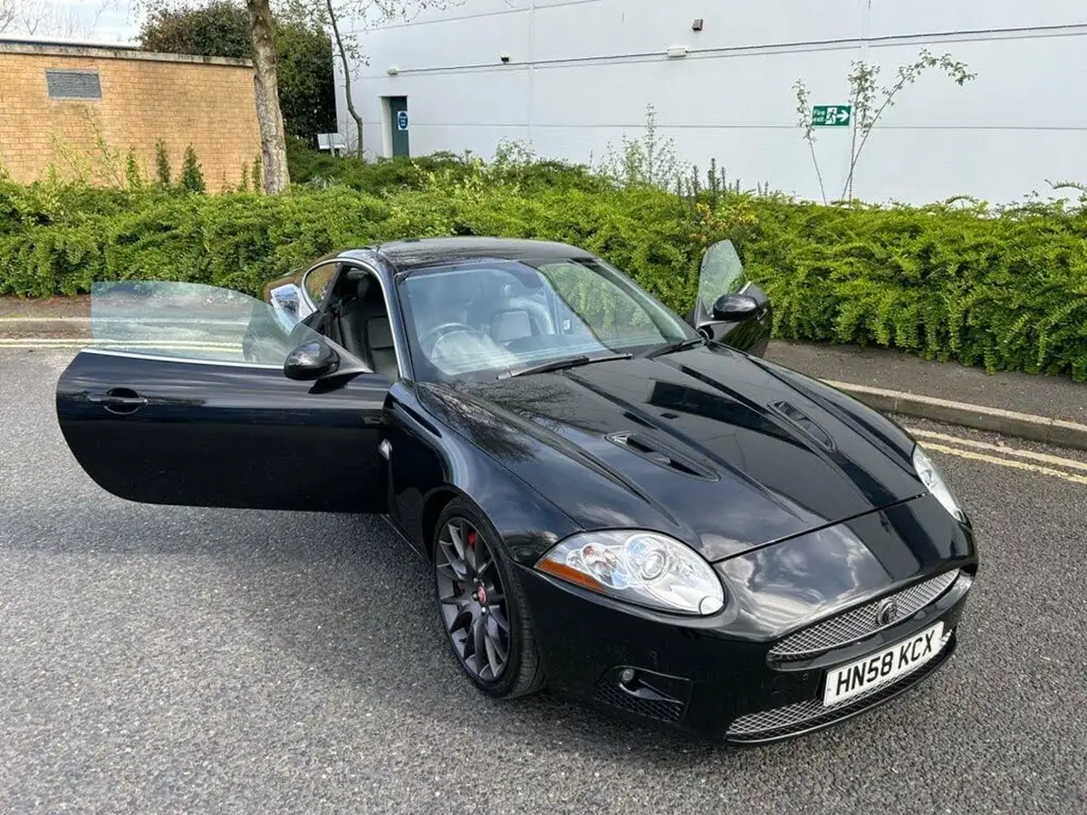 2008-jaguar-xkr-42-coupe-big-13
