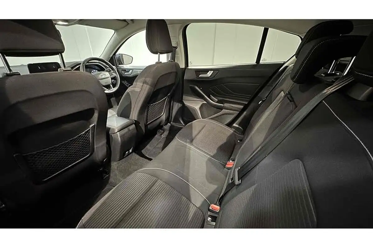2019-ford-focus-10t-titanium-ss-hatchback-big-17