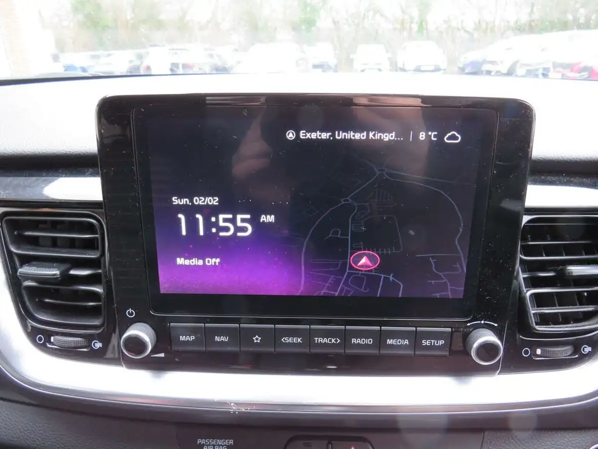 2022-kia-stonic-10-t-gdi-connect-big-15