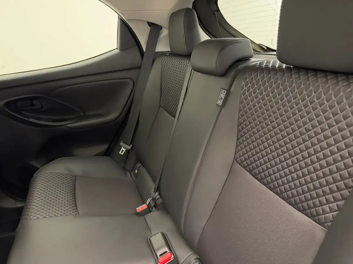 2023-mazda-mazda2-15-select-big-7