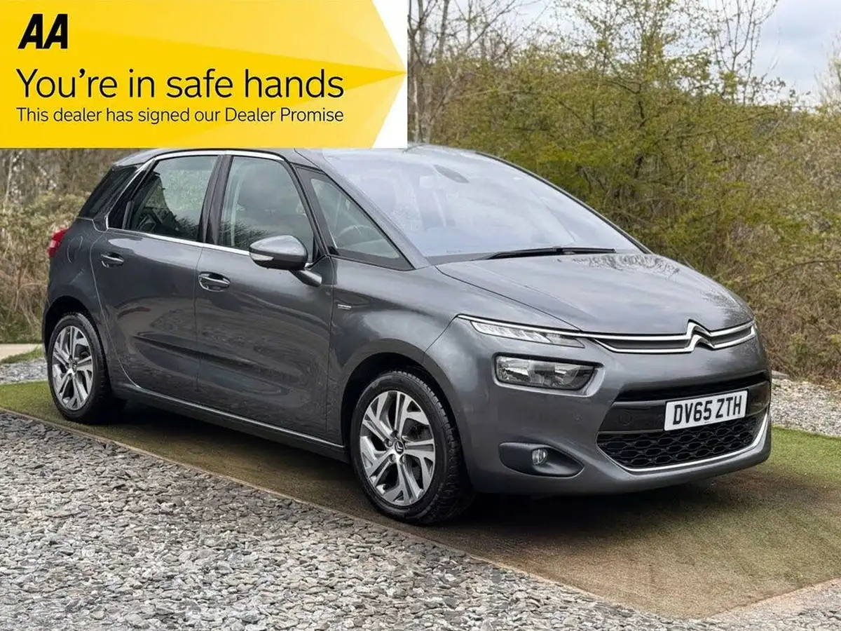 2015-citroen-c4-picasso-16bluehdi-exclusive-eat6-big-0