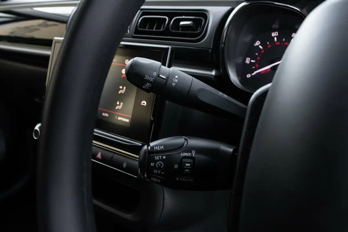 2018-citroen-c3-12-puretech-feel-82ps-big-16