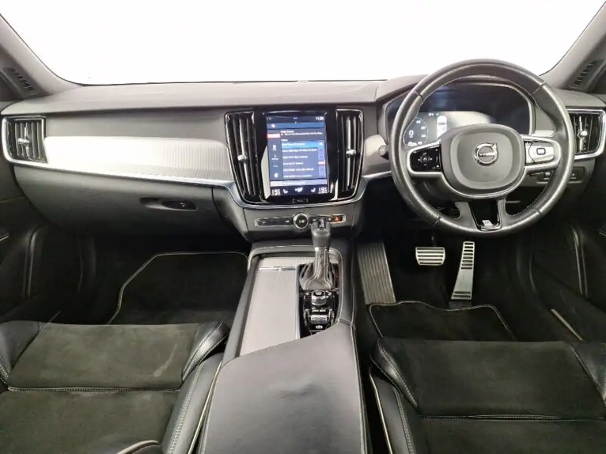2018-volvo-s90-20td-d4-r-design-big-2