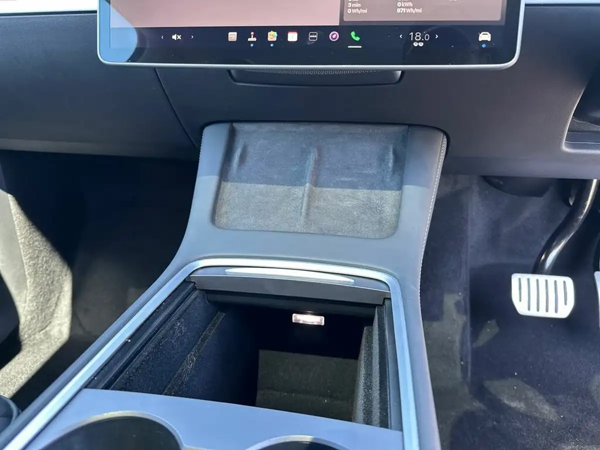 2023-tesla-model-y-e-performance-big-21