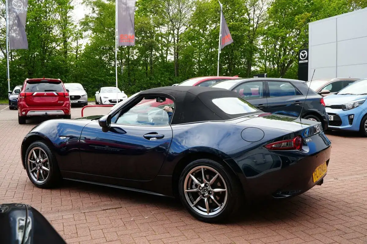 2024-mazda-mx-5-15-exclusive-line-roadster-big-3
