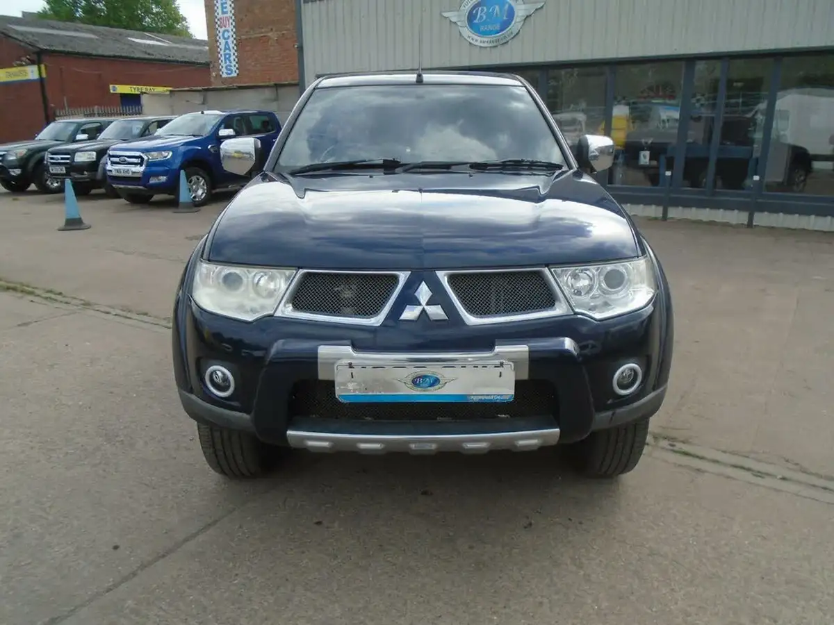 2010-mitsubishi-l200-25td-barbarian-auto-big-2