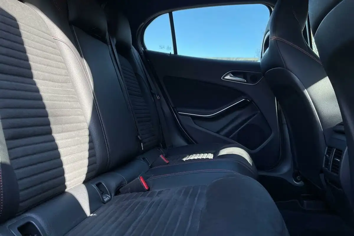 2019-mercedes-benz-gla-class-16-gla-200-amg-line-premiumss-7g-dct-big-21