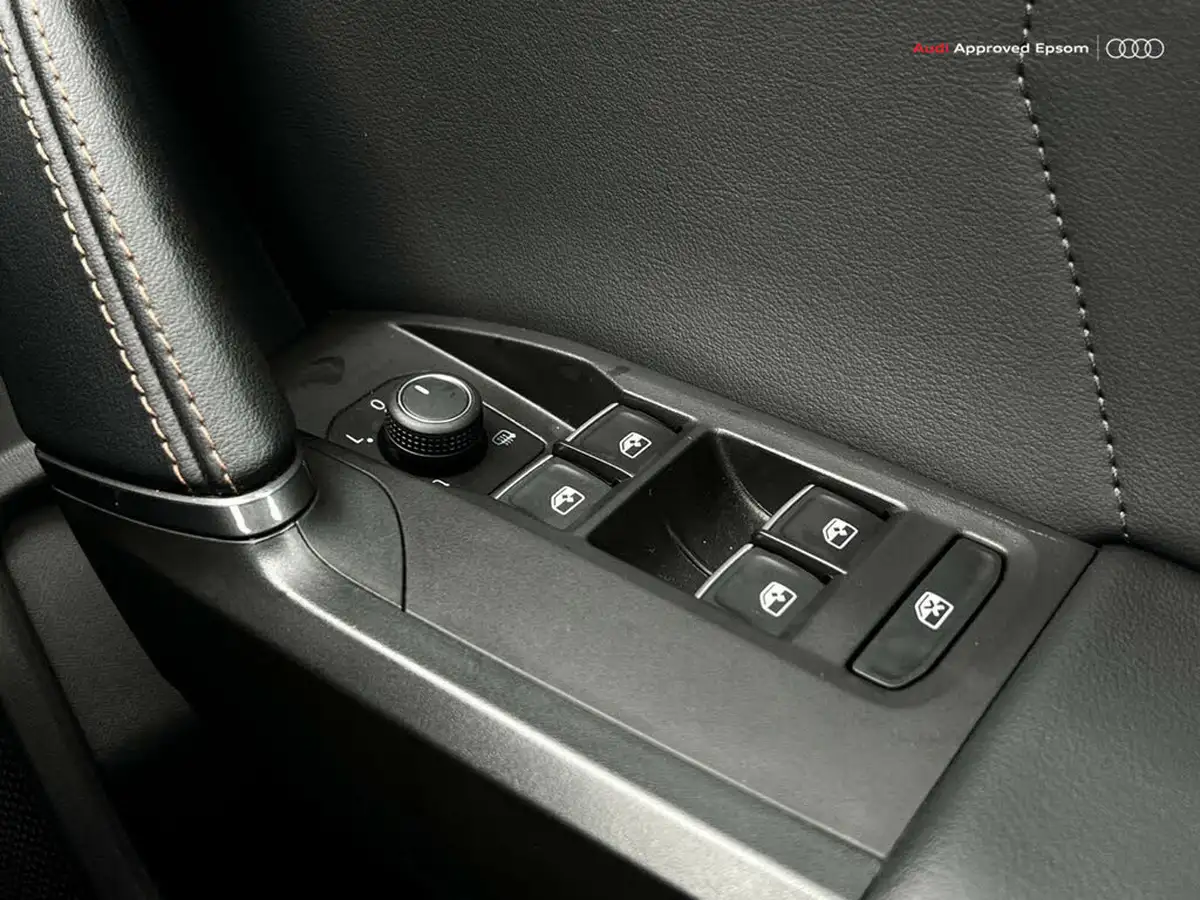 2024-cupra-leon-nf-15-etsi-v1-estate-big-23