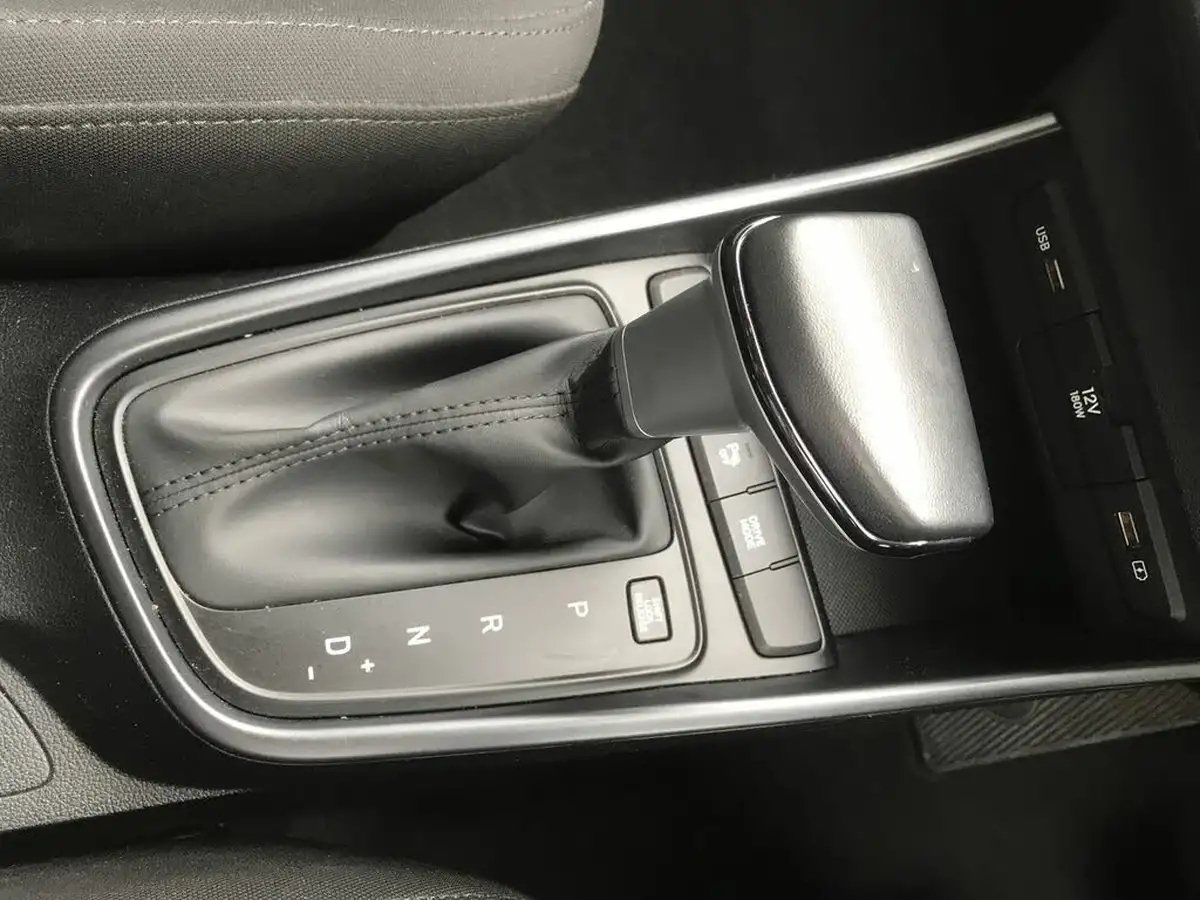 2023-hyundai-i20-10-t-gdi-se-connect-dct-big-18