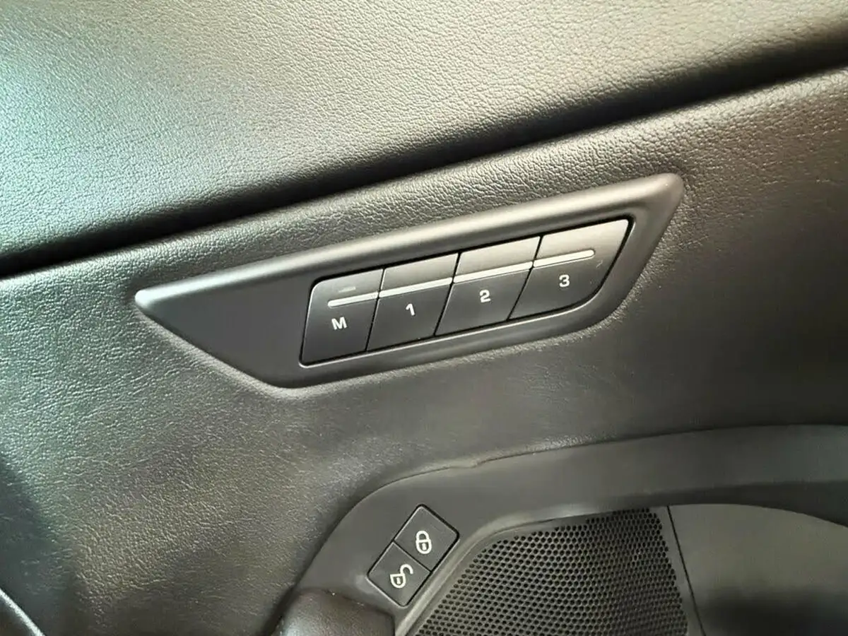 2021-jaguar-e-pace-20-i4d-se-150ps-awd-auto-big-17