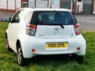 2010-toyota-iq-10-2-multidrive-small-6