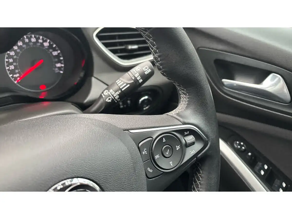 2020-vauxhall-grandland-x-12-se-big-22