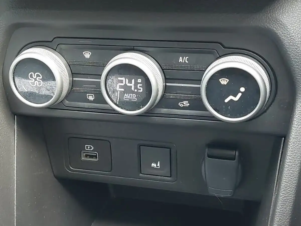 2023-dacia-sandero-stepway-10-tce-essential-90bhp-big-17