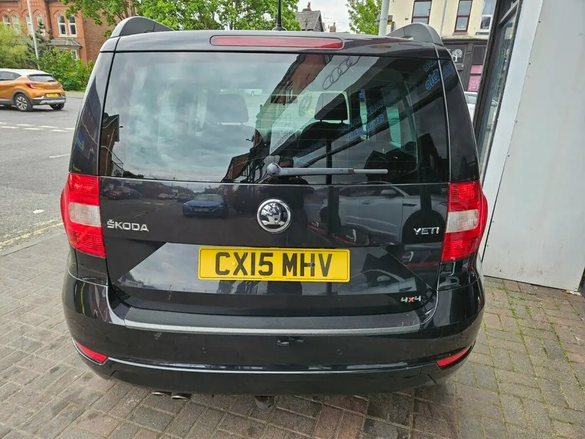 2015-skoda-yeti-20tdi-black-edition-dsg-big-5