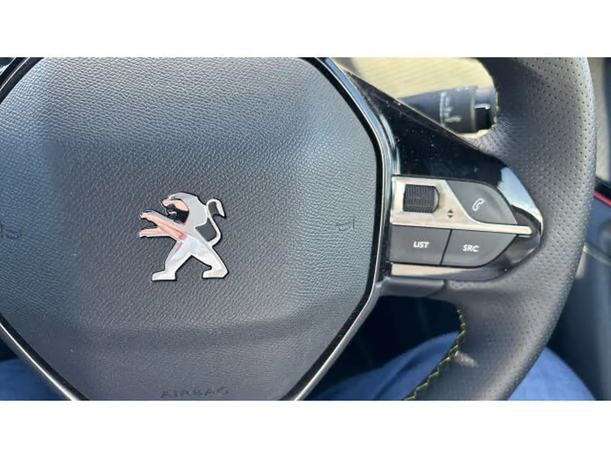 2022-peugeot-2008-suv-e-gt-premium-big-28