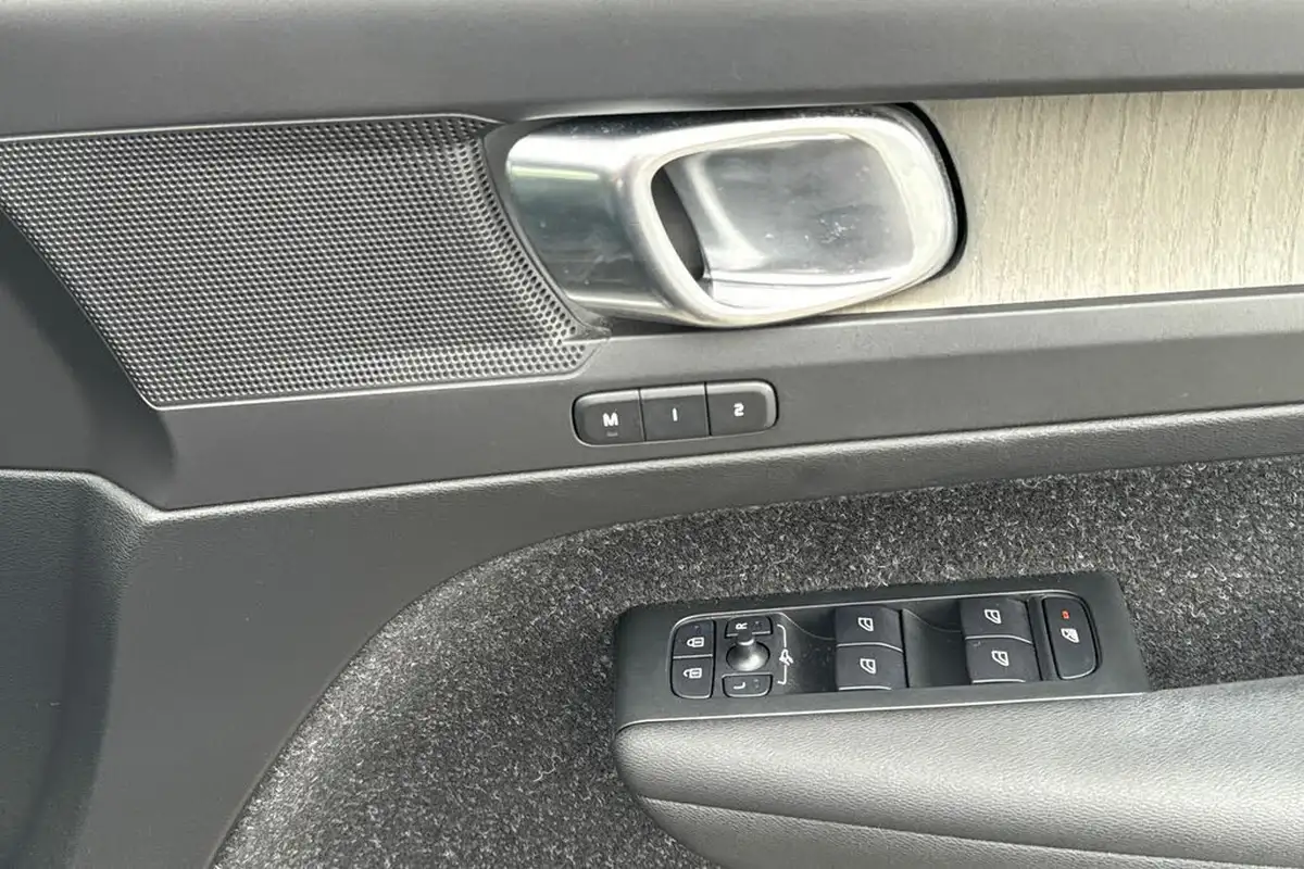 2019-volvo-xc40-15-t3-inscription-163bhp-geartronic-big-35