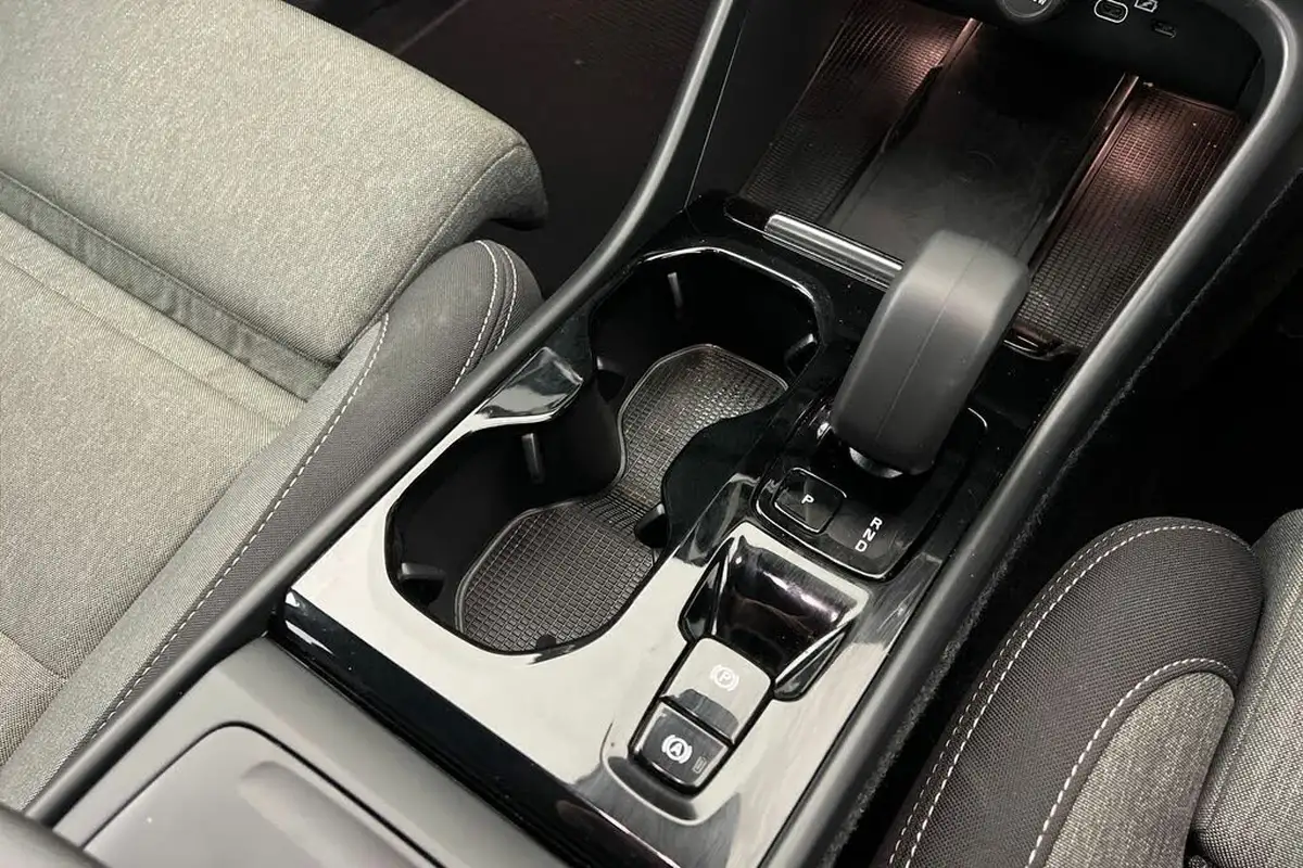 2024-volvo-xc40-20-b4-plus-big-12