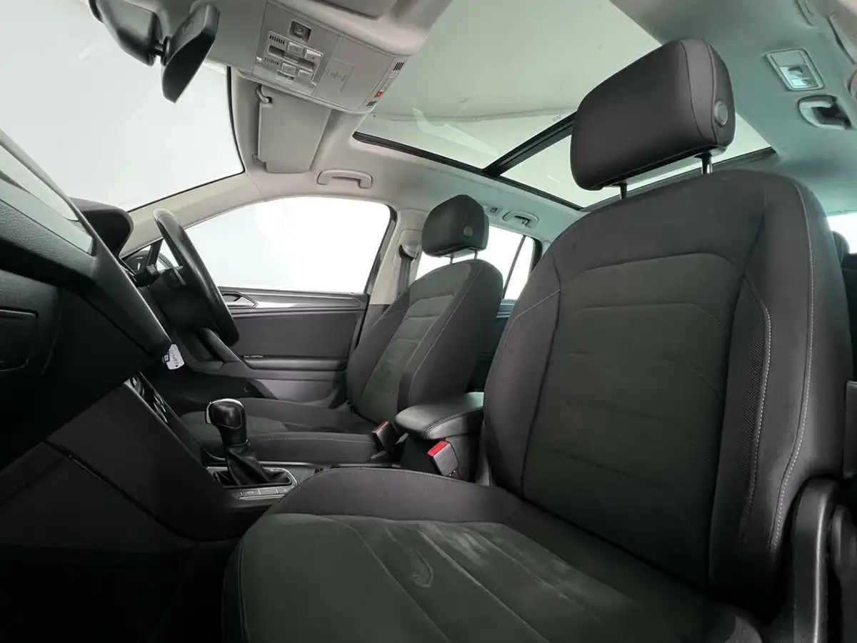 2019-volkswagen-tiguan-allspace-20bitdi-sel-scr-big-13