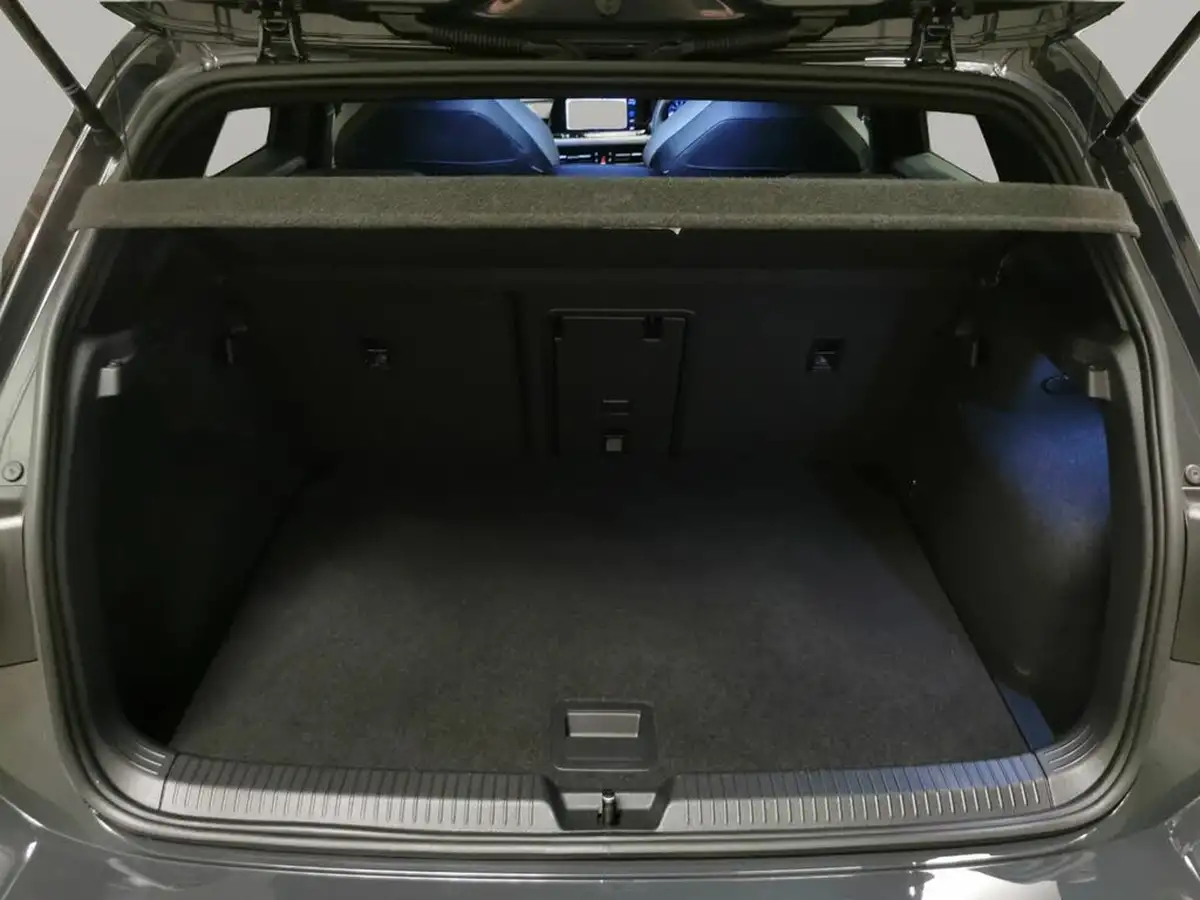 2023-volkswagen-golf-15-etsi-r-line-hatchback-big-36