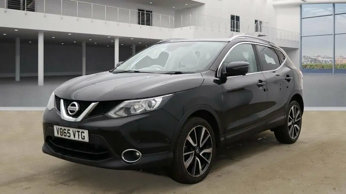 2015-nissan-qashqai-15dci-tekna-big-3