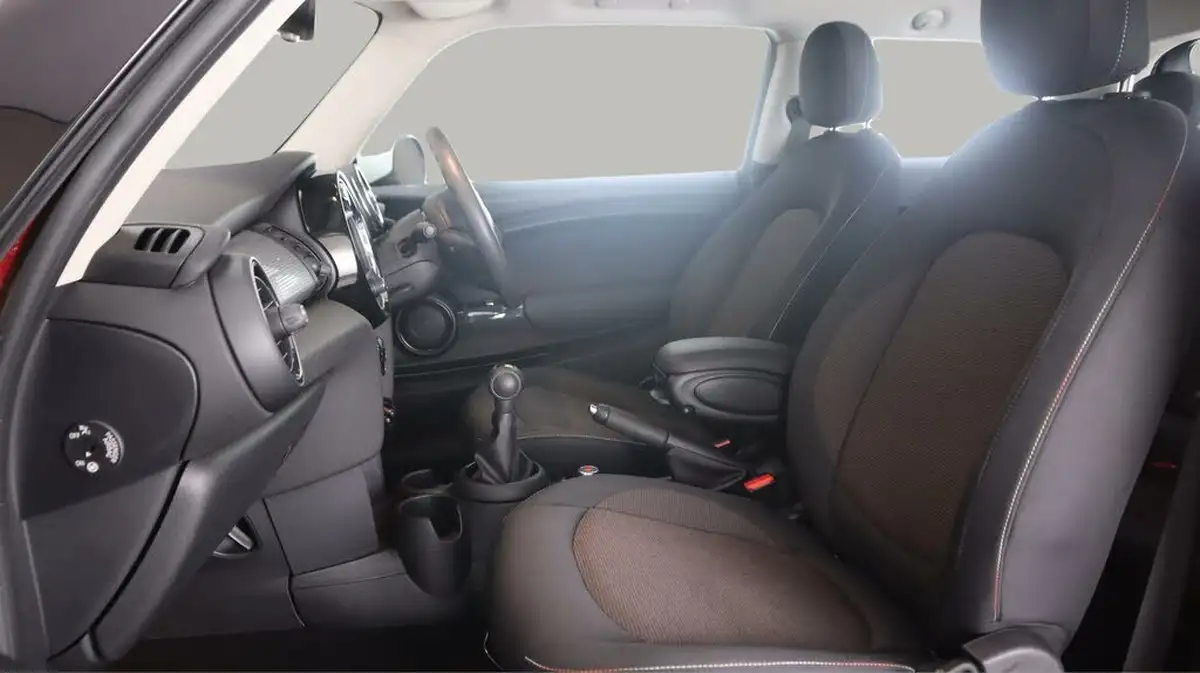 2020-mini-cooper-15-cooper-classic-hatchback-3d-big-13