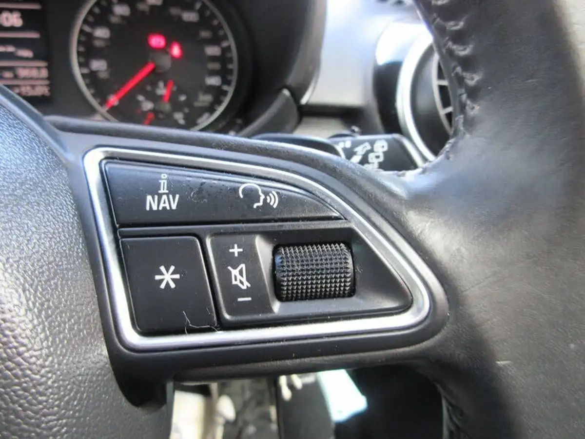 2012-audi-a1-14-tfsi-sportback-5d-s-tronic-big-14