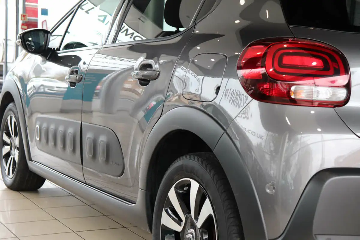 2018-citroen-c3-12-puretech-flair-110ps-ss-eat6-big-68