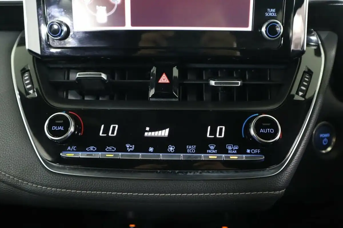 2022-toyota-corolla-18-vvt-i-icon-120bhp-trk-hatchback-5d-big-27