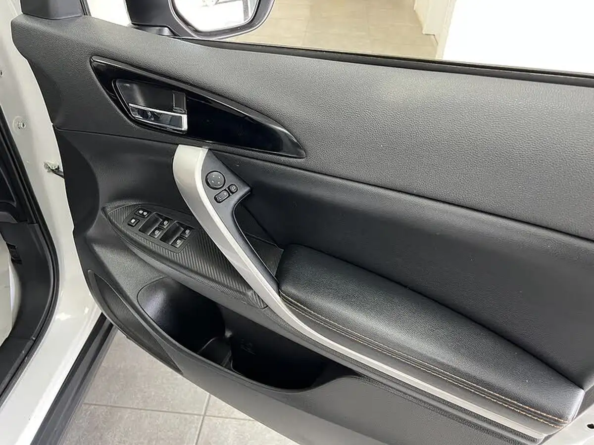 2019-mitsubishi-eclipse-cross-15-4-big-15
