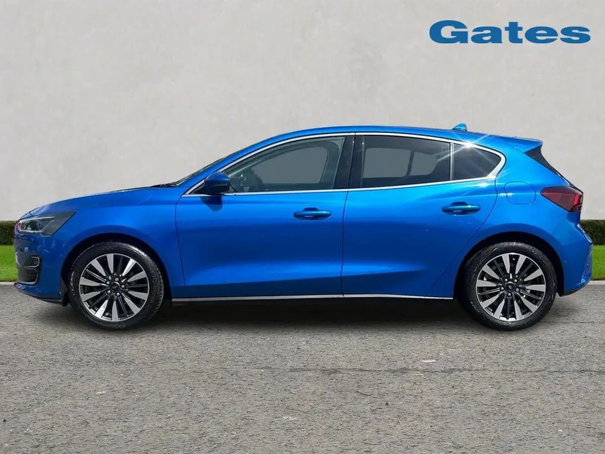 2022-ford-focus-10t-titanium-vignale-155ps-hybrid-mhev-hatchback-big-3