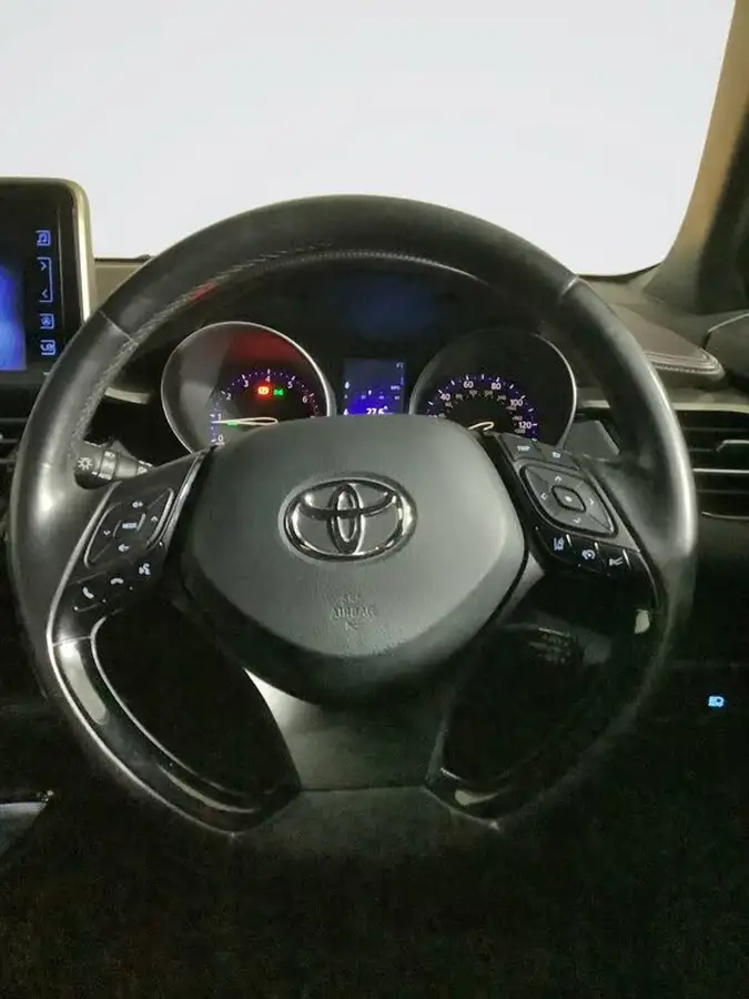 2017-toyota-c-hr-12-excel-cvt-big-13