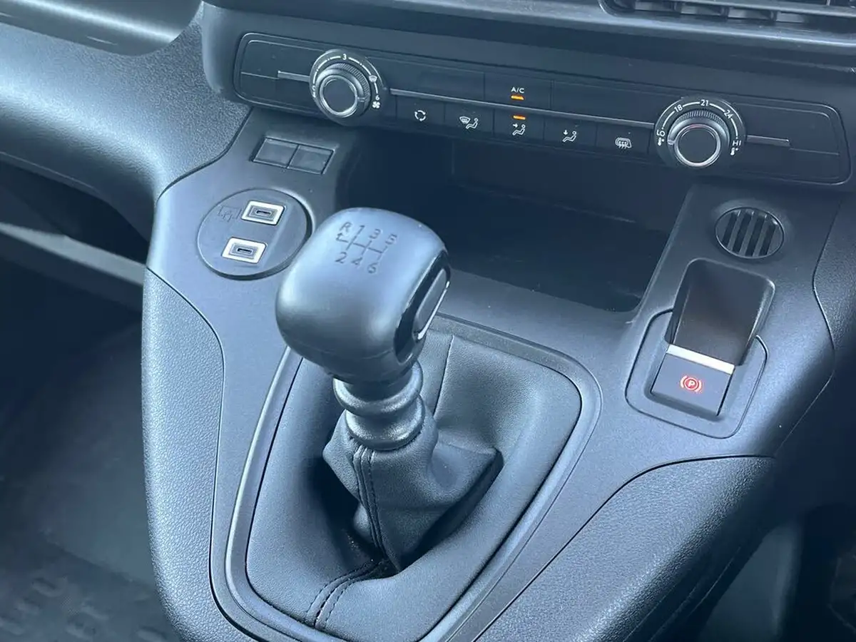 2024-peugeot-partner-15-bluehdi-professional-100pseu6d-big-24