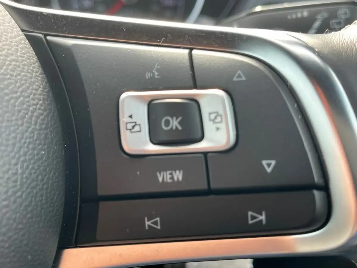 2020-volkswagen-touran-15-tsi-r-line-dsg-big-21