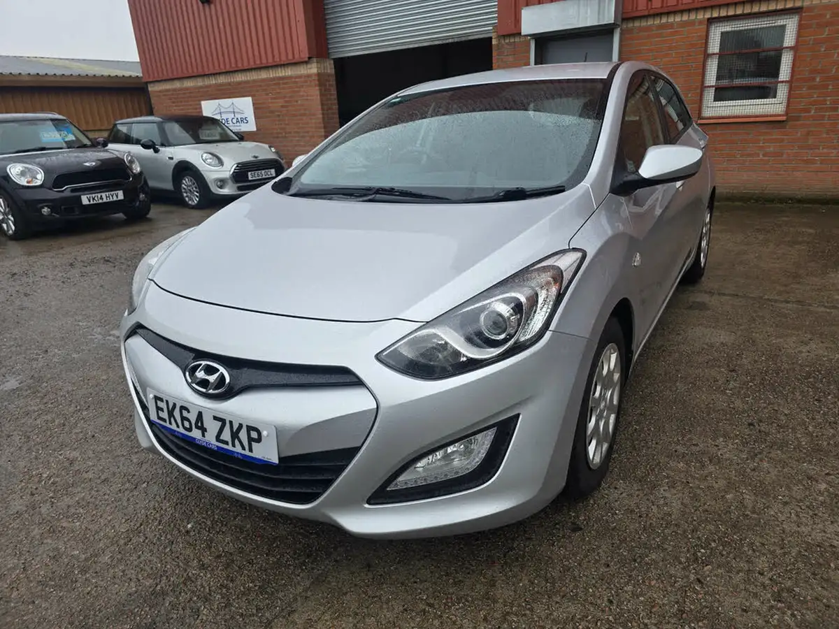 2014-hyundai-i30-14-classic-5d-big-23