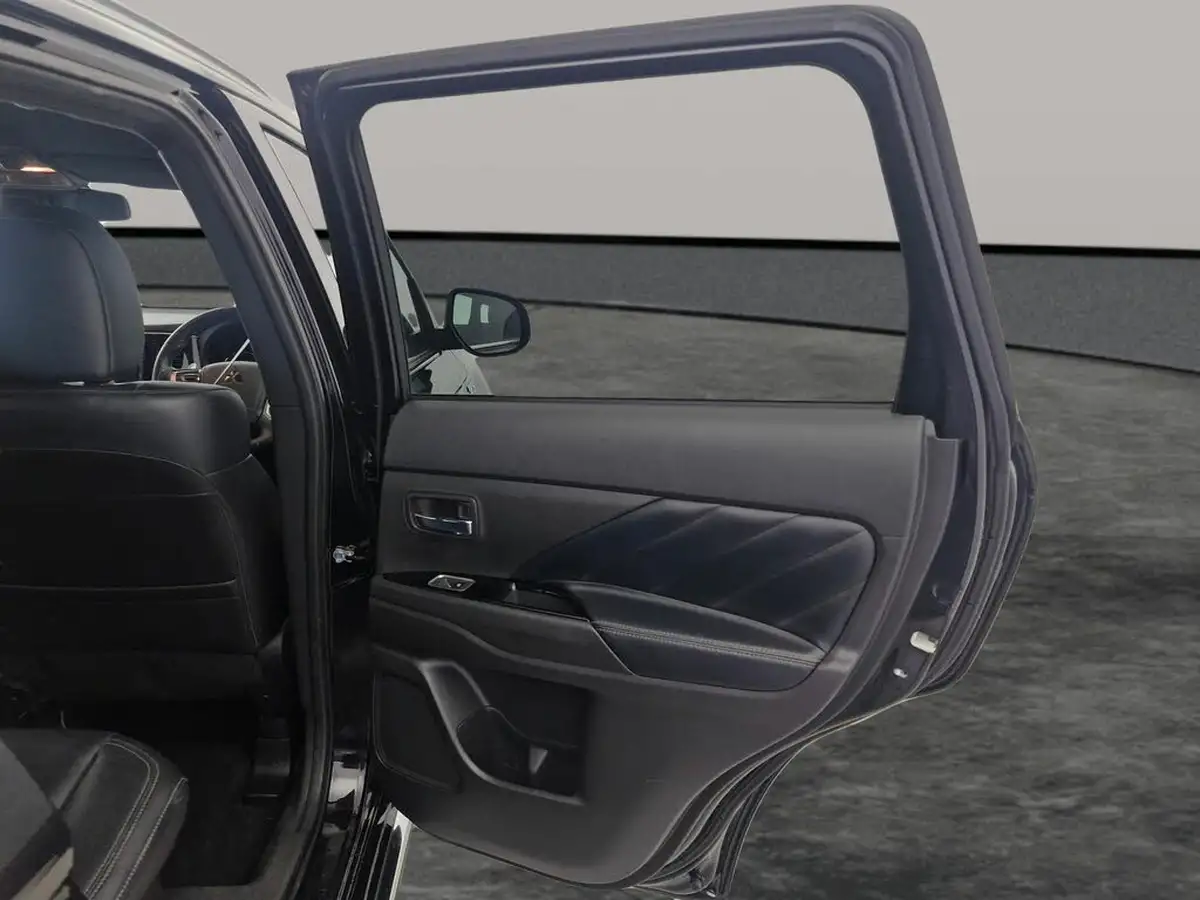 2021-mitsubishi-outlander-24-dynamic-phev-big-16